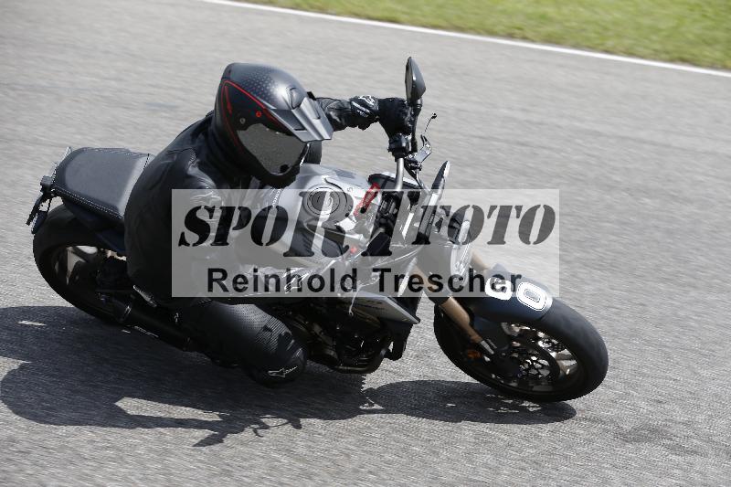 /Archiv-2024/29 12.06.2024 MOTO.CH Track Day ADR/Gruppe blau/60